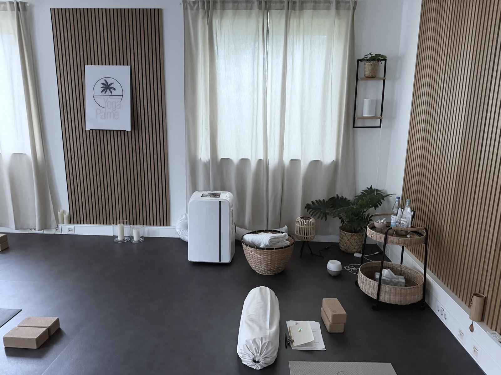 Yoga-Raum der Yoga Palme in Köln-Ossendorf mit der neuen mobilen Klimaanlage