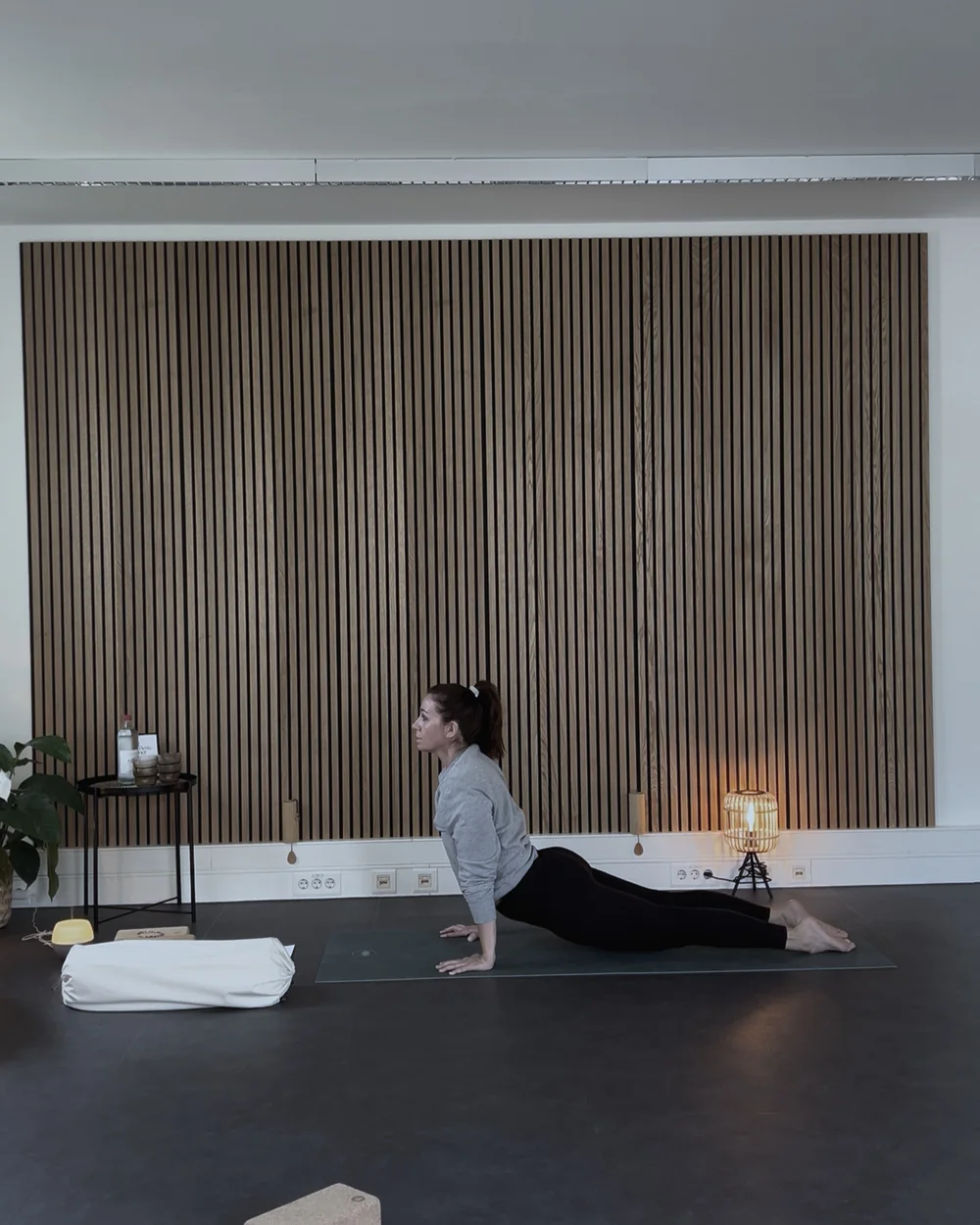 Viktoria Morinello in der Kobra, Yoga Palme Köln-Ossendorf